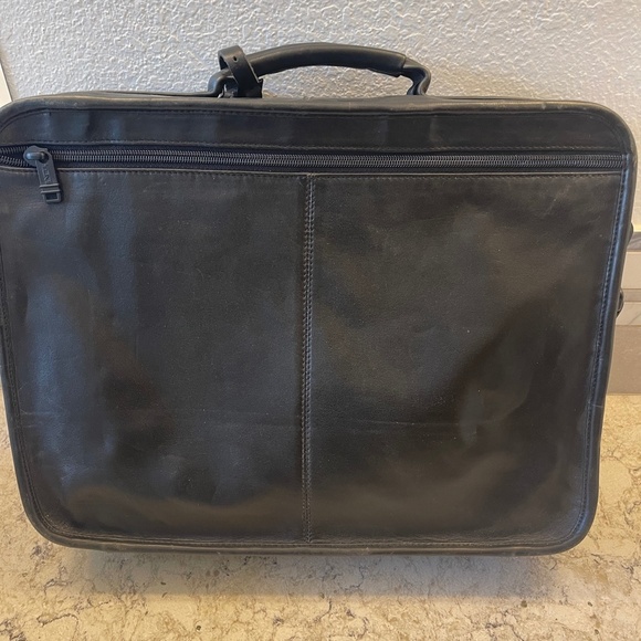 NWT -Tumi The Safecase Computer Brief - Picture 3 of 16